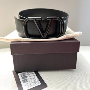 Brand new Valentino VLOGO SIGNATURE BELT IN SHINY CALFSKIN 30MM